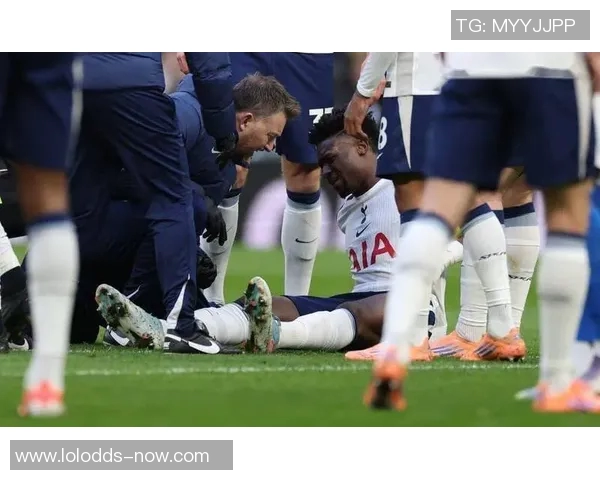 西甲热刺遭那不勒斯绝杀引发转会传闻全场沸腾